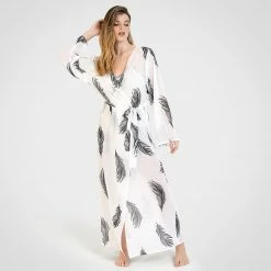 Bluebella Laurel Long Kimono White/Black Nightwear