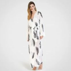 Bluebella Laurel Long Kimono White/Black Nightwear