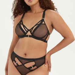 Bluebella Set: Oslo High-Waist Black Bra & Thong